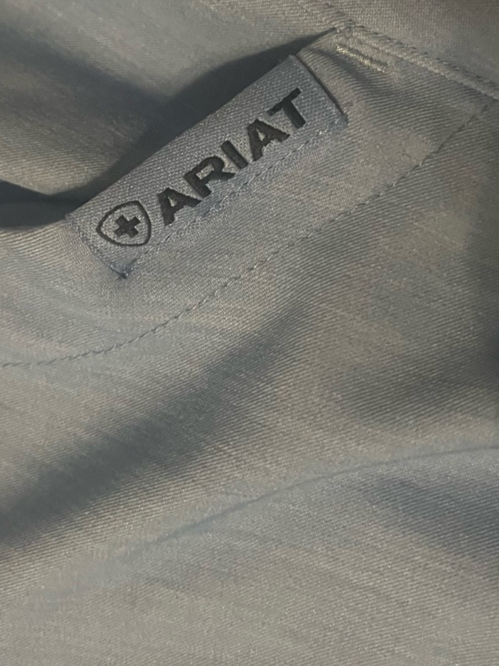 Ariat Women's Scrub Set V-Neck Top - Light Blue and matching pants XL - Picture 7 of 8
